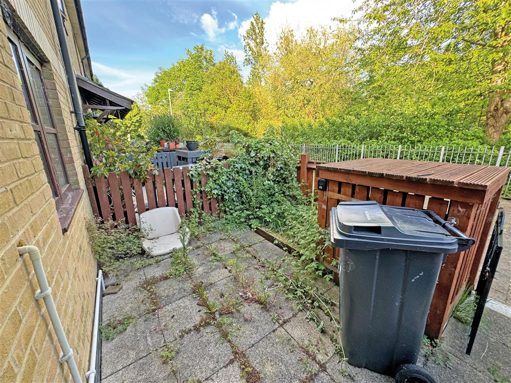 23, Pownsett Terrace, ILFORD, Essex, IG1 2SW