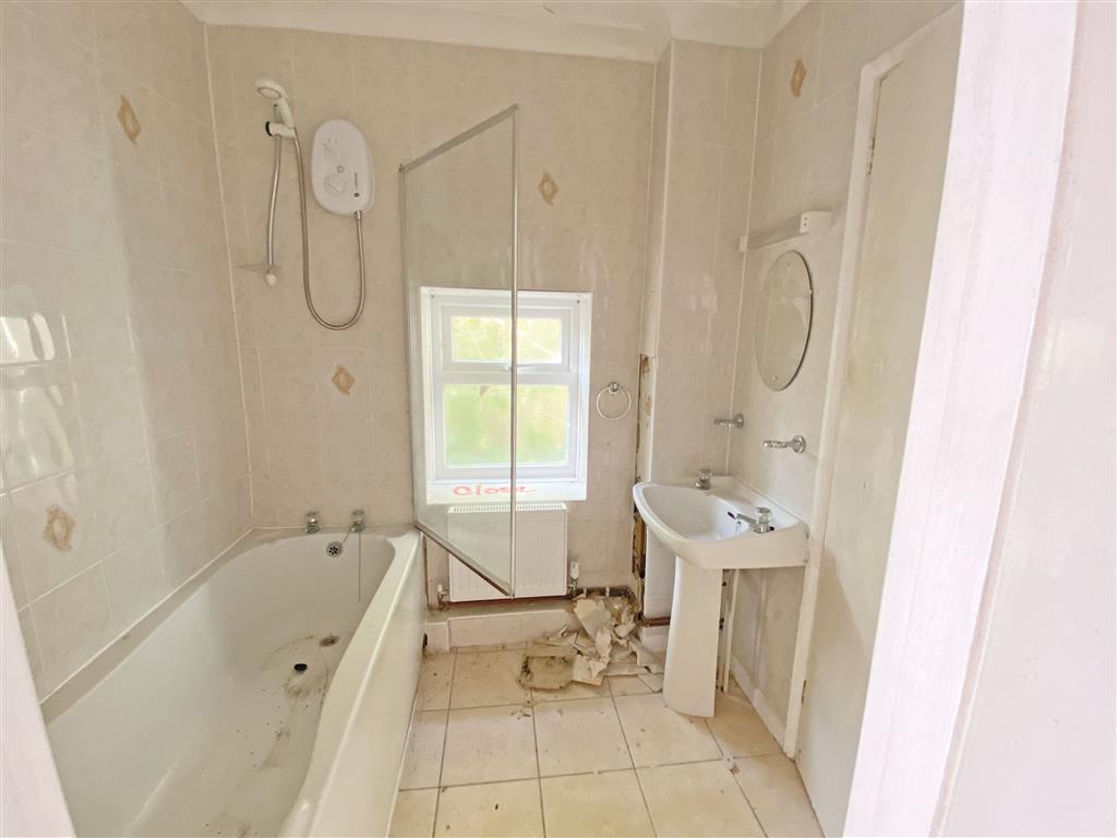Ground Floor Flat, 13, Victoria Place, PLYMOUTH, Devon, PL2 1BY