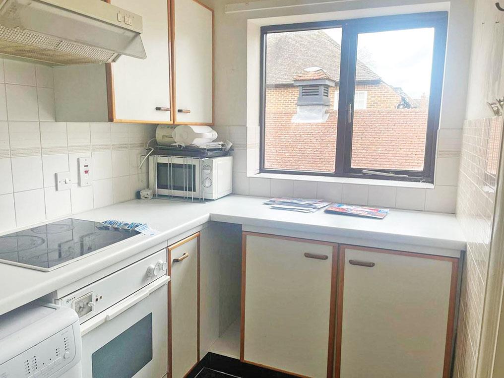 Flat 15, Brooklands Court, 25, Wray Park Road, REIGATE, Surrey, RH2 0EE