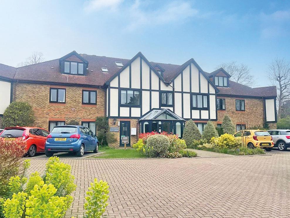 Flat 15, Brooklands Court, 25, Wray Park Road, REIGATE, Surrey, RH2 0EE