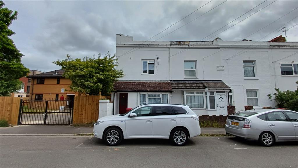 2a, Hencroft Street North, SLOUGH, Berkshire, SL1 1RD