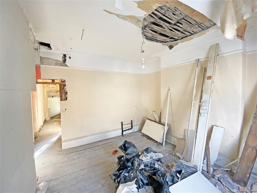 First Floor Flat, 13, Victoria Place, PLYMOUTH, Devon, PL2 1BY