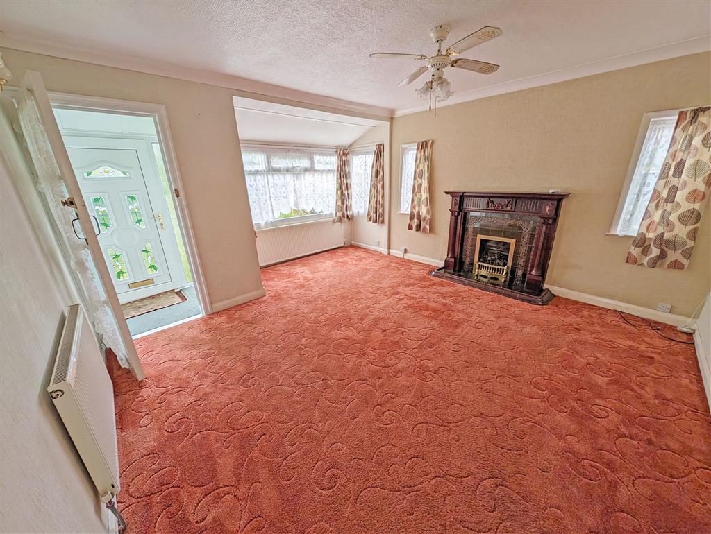 Hillcrest, 1, Smook Hills Road, WITHERNSEA, East Yorkshire, HU19 2QQ