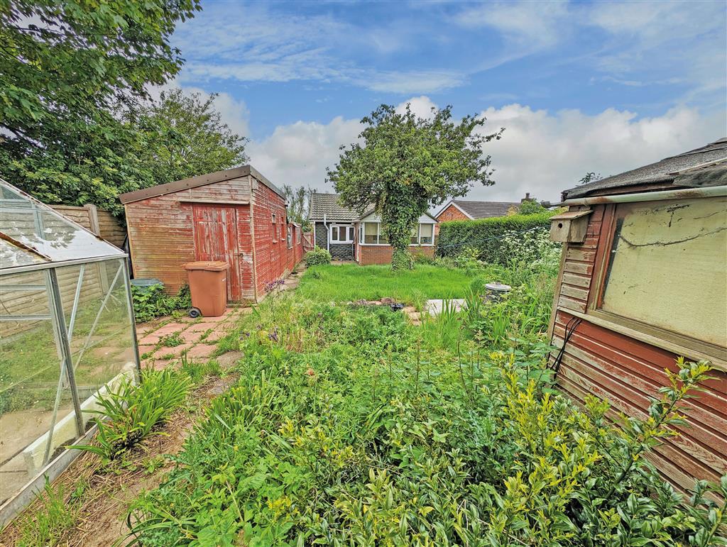 Hillcrest, 1, Smook Hills Road, WITHERNSEA, East Yorkshire, HU19 2QQ