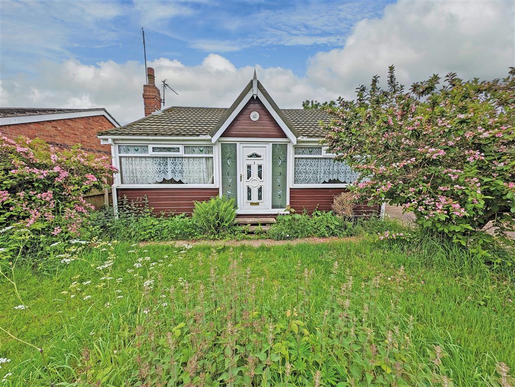 Hillcrest, 1, Smook Hills Road, WITHERNSEA, East Yorkshire, HU19 2QQ