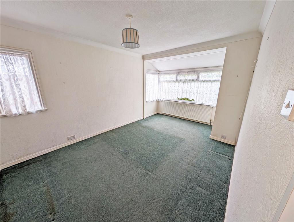 Hillcrest, 1, Smook Hills Road, WITHERNSEA, East Yorkshire, HU19 2QQ