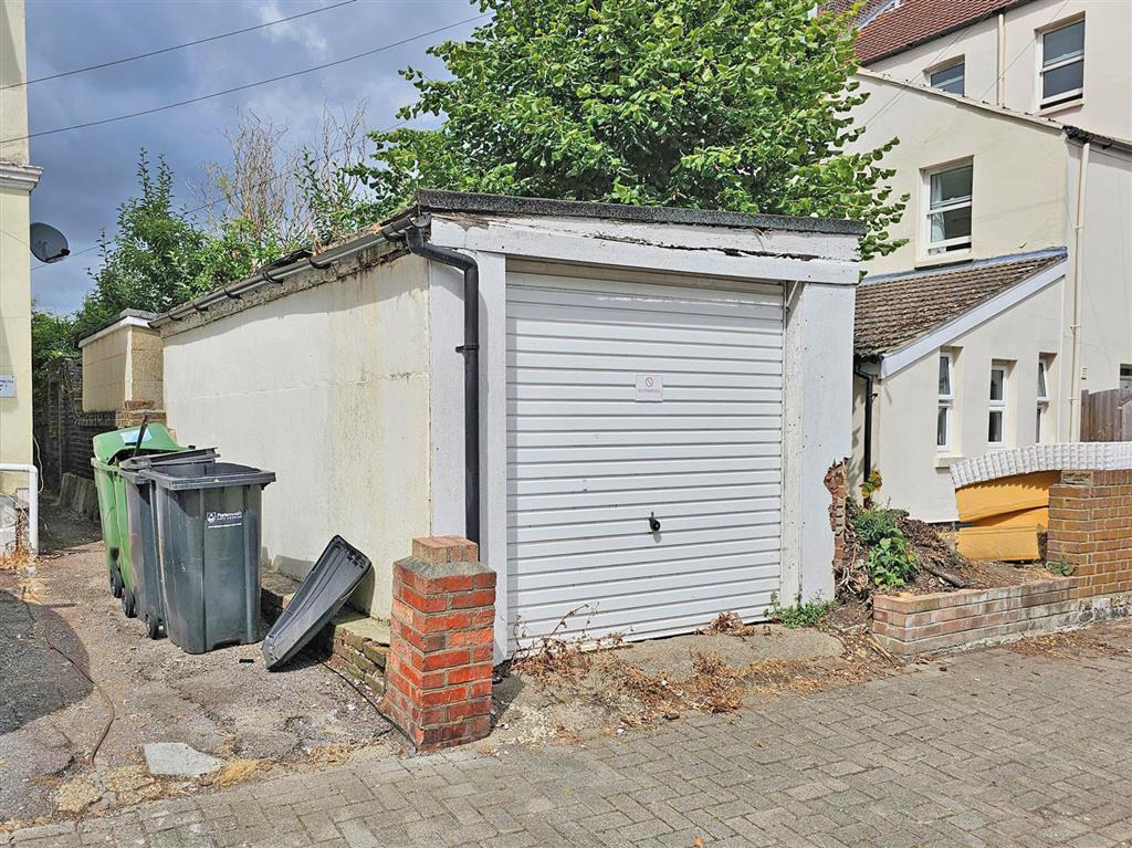 Garage to the rear of, 44, Victoria Road South, SOUTHSEA, Hampshire, PO5 2BT