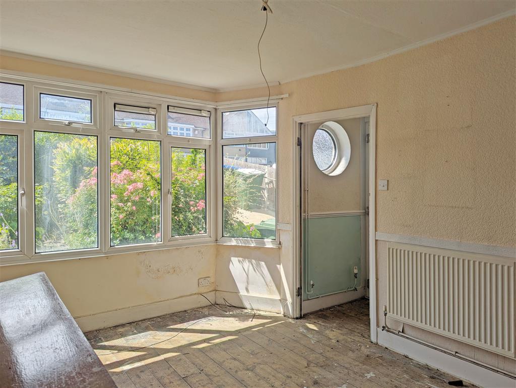 61, Parkside Avenue, BEXLEYHEATH, Kent, DA7 6NH