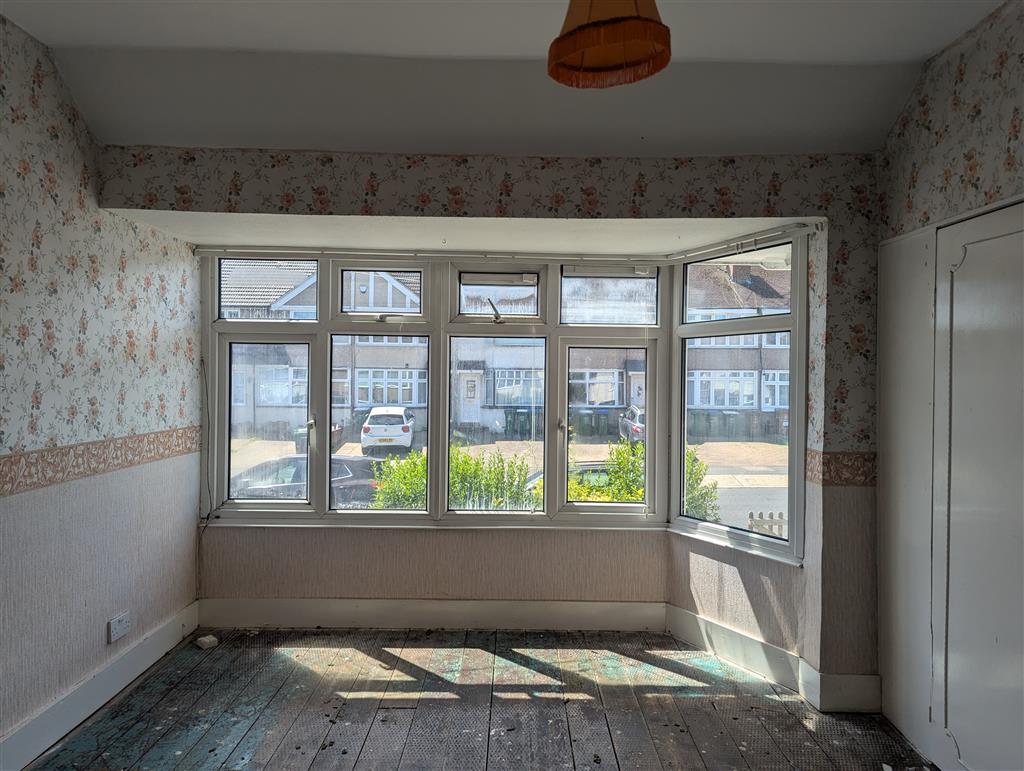 61, Parkside Avenue, BEXLEYHEATH, Kent, DA7 6NH