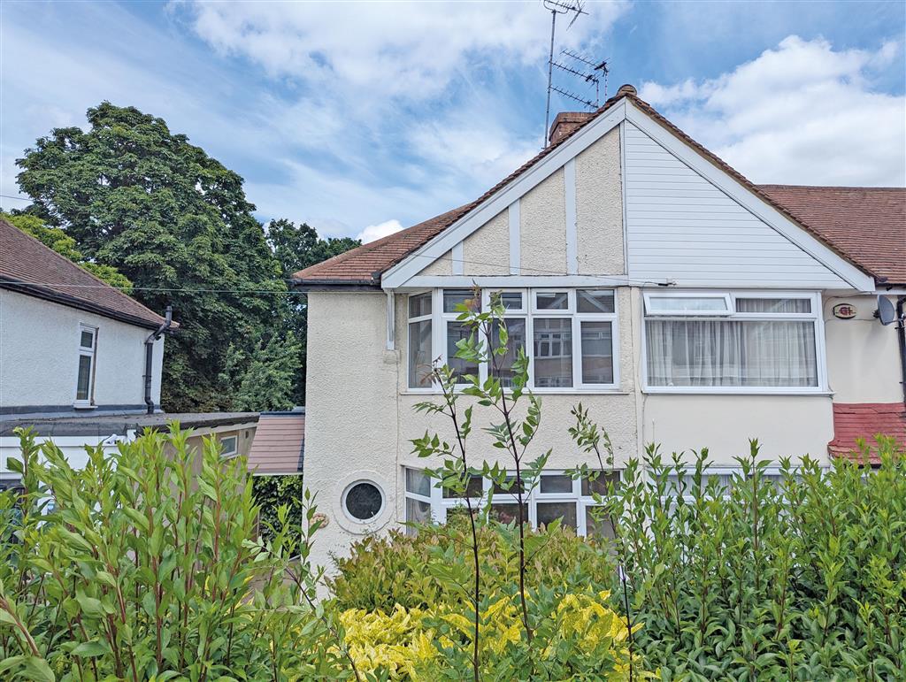 61, Parkside Avenue, BEXLEYHEATH, Kent, DA7 6NH