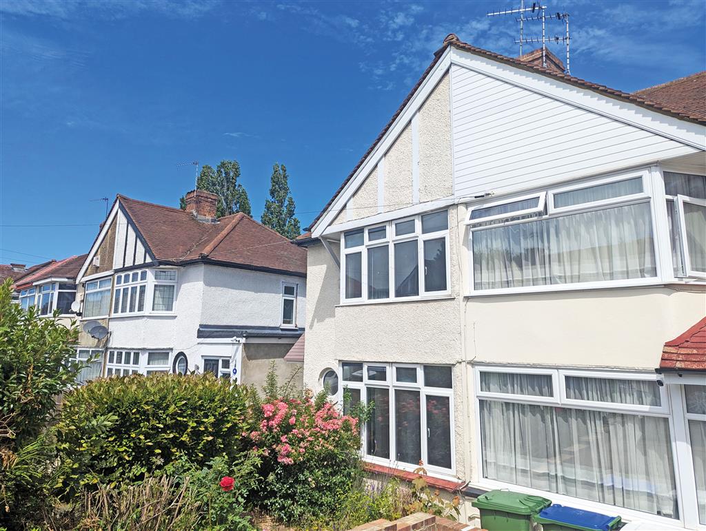 61, Parkside Avenue, BEXLEYHEATH, Kent, DA7 6NH