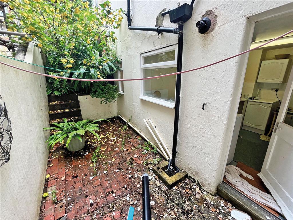 LGF Flat 81, Blatchington Road, HOVE, East Sussex, BN3 3YG