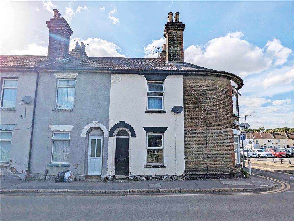 32, Station Road, ROCHESTER, Kent, ME2 4BG