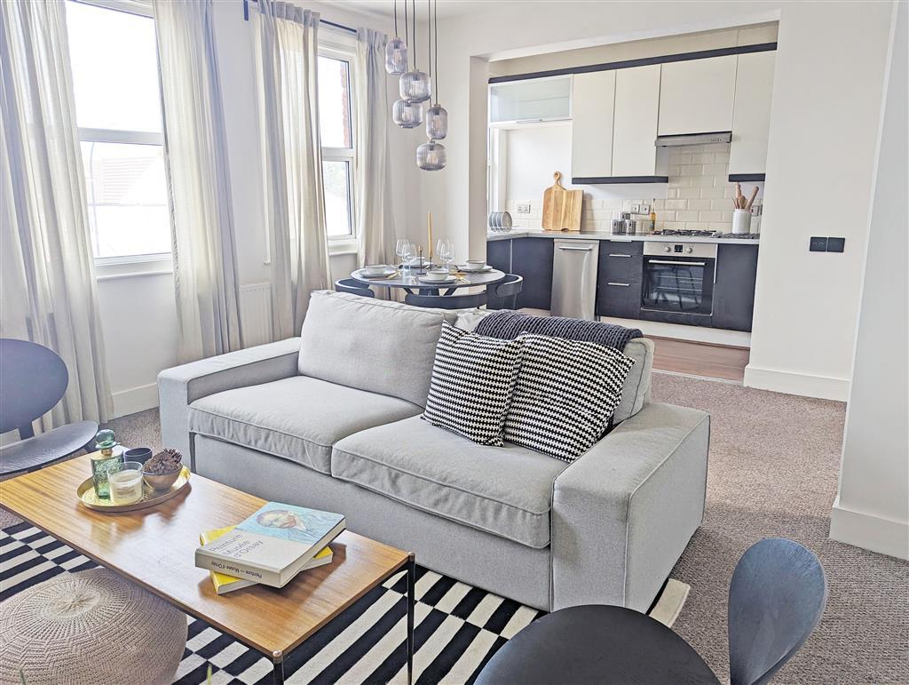 120A, Bromley Road, London, SE6 2UN