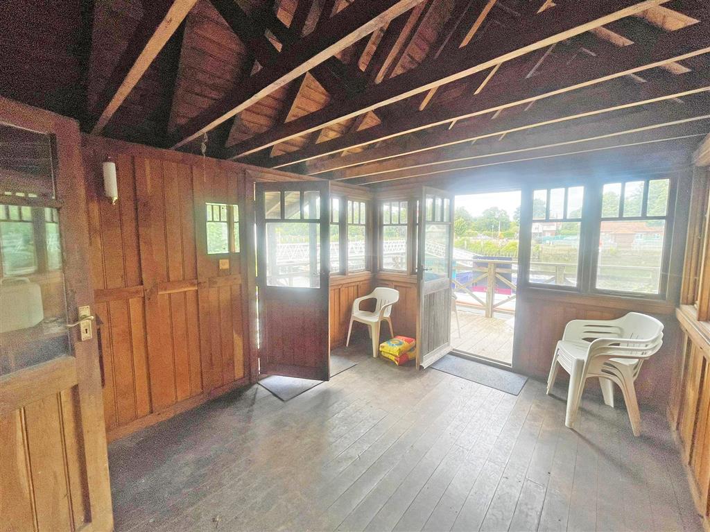 The Aldous Boathouse, 20A, Manor Road, TEDDINGTON, Middlesex, TW11 8BG