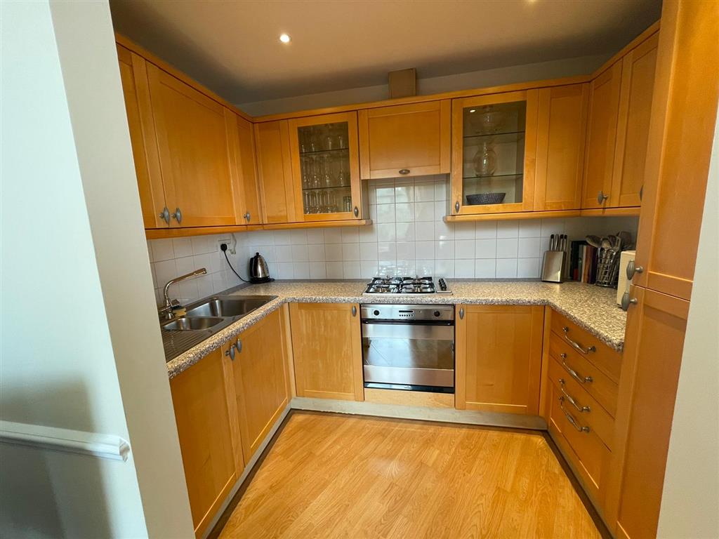 Flat 2, The Roundhouse, 2, North Side Wandsworth Common, LONDON, London, SW18 2SS