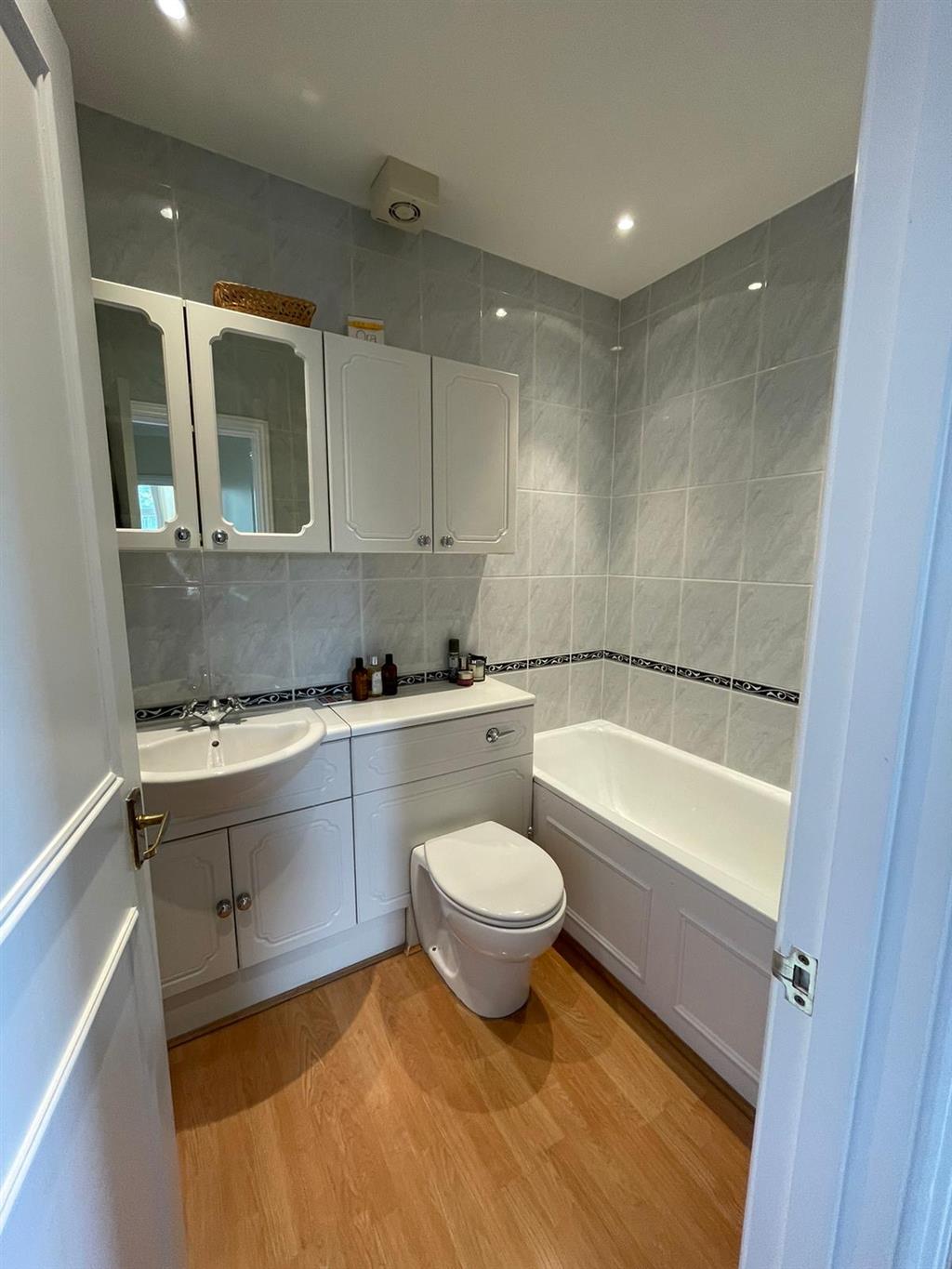 Flat 2, The Roundhouse, 2, North Side Wandsworth Common, LONDON, London, SW18 2SS