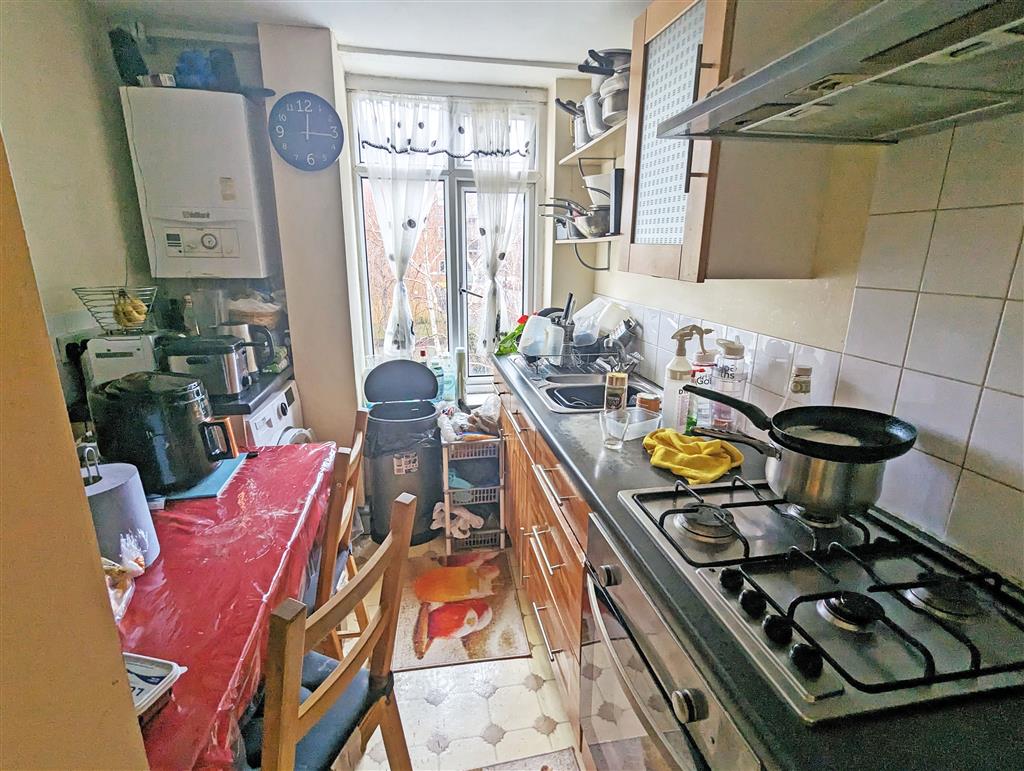 Flat 5, 33, High Street, London, SE25 6HA