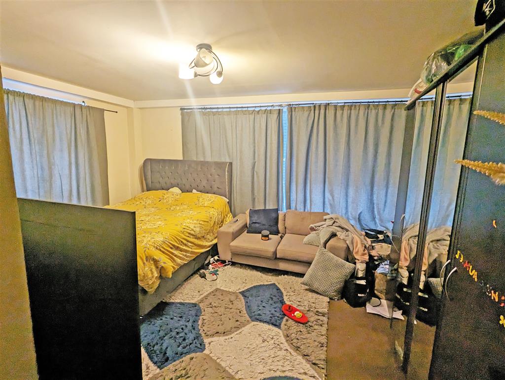 Flat 5, 33, High Street, London, SE25 6HA