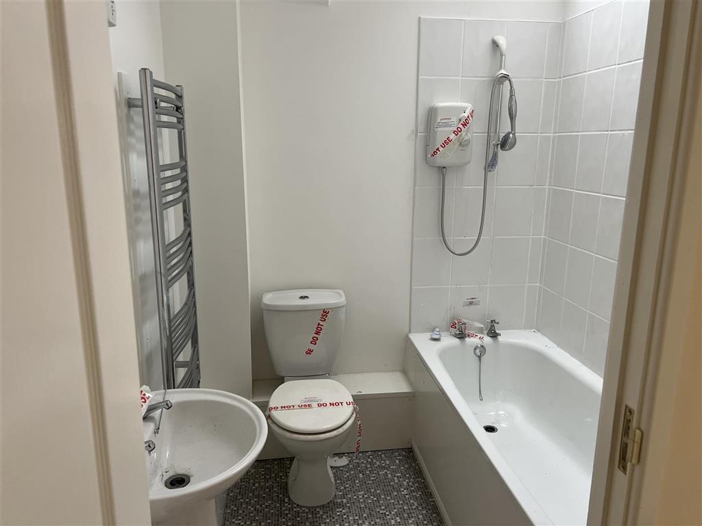 Flat 3, 8, Chester Street, BRISTOL, Avon, BS5 6HZ