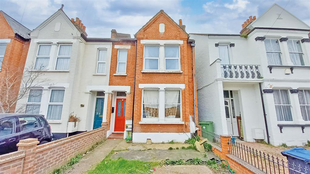 Ground Floor Flat, 30, Graham Road, MITCHAM, Surrey, CR4 2HA