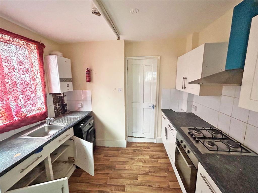 Ground Floor Flat, 30, Graham Road, MITCHAM, Surrey, CR4 2HA