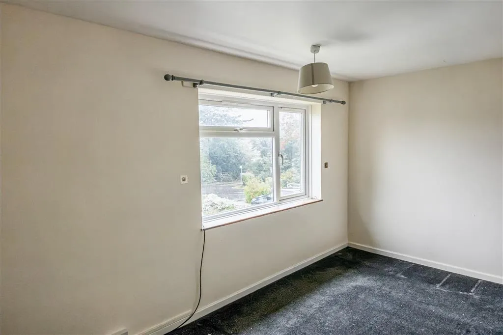 5, Broughtons Drive, CREWKERNE, Somerset, TA18 8LW