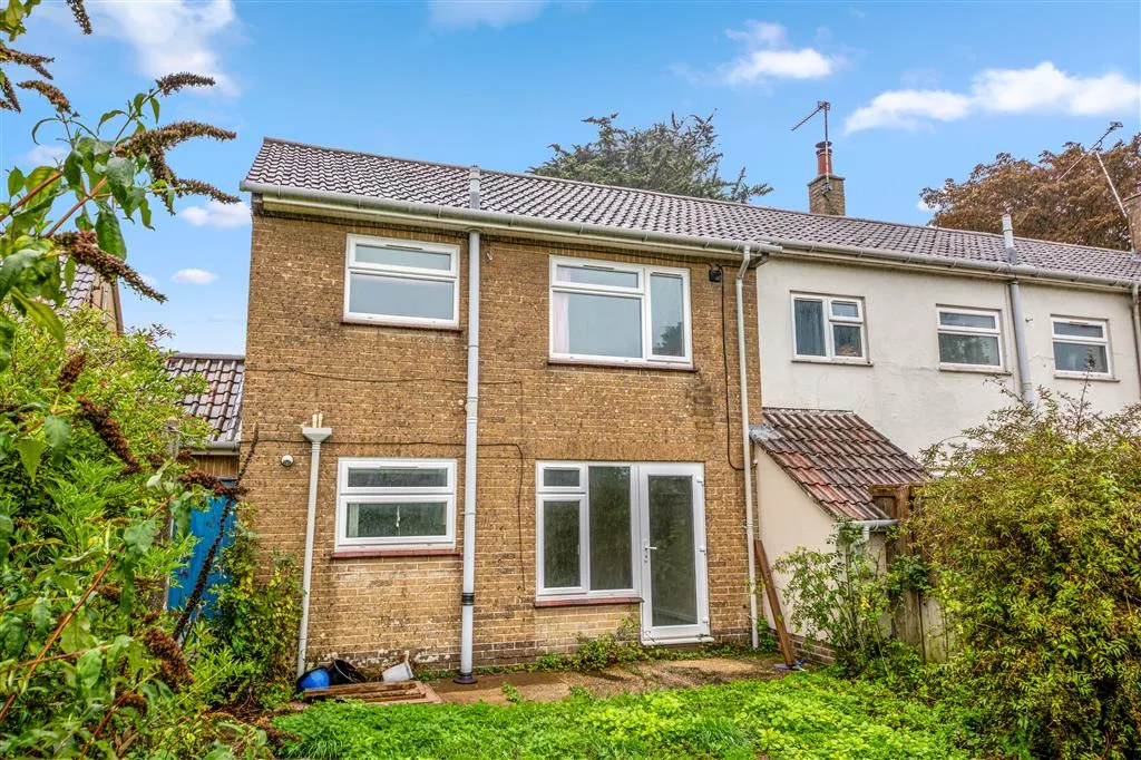 5, Broughtons Drive, CREWKERNE, Somerset, TA18 8LW