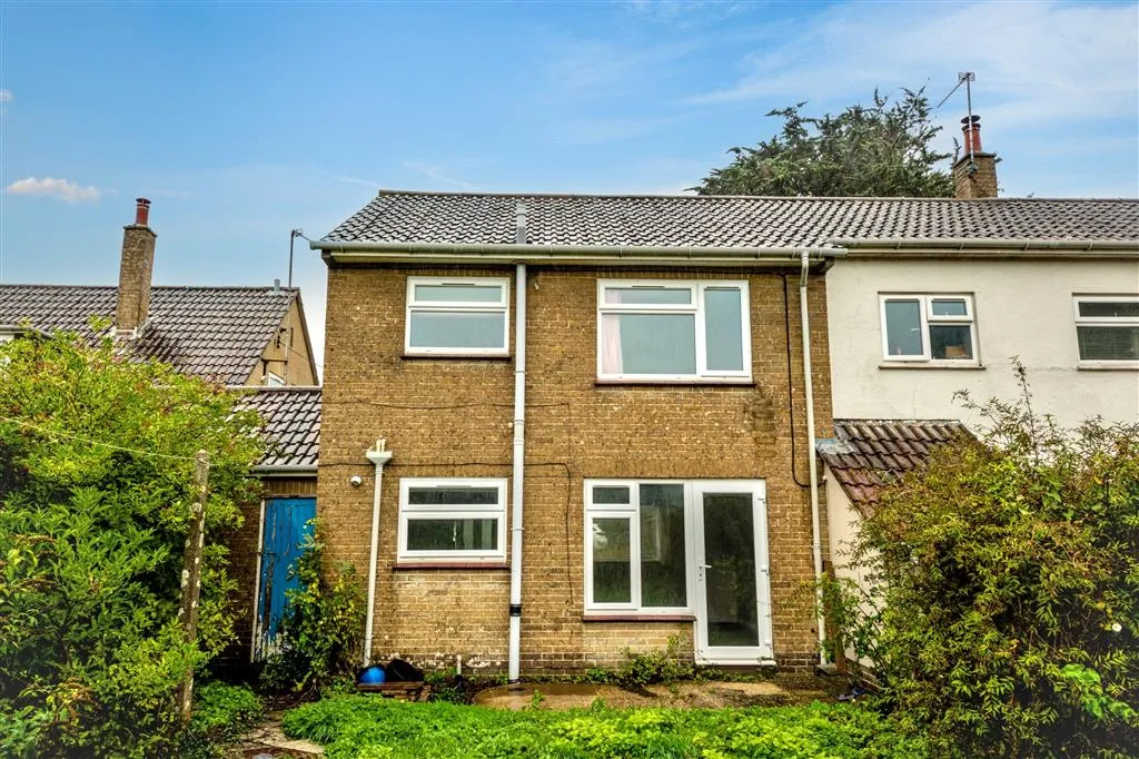 5, Broughtons Drive, CREWKERNE, Somerset, TA18 8LW