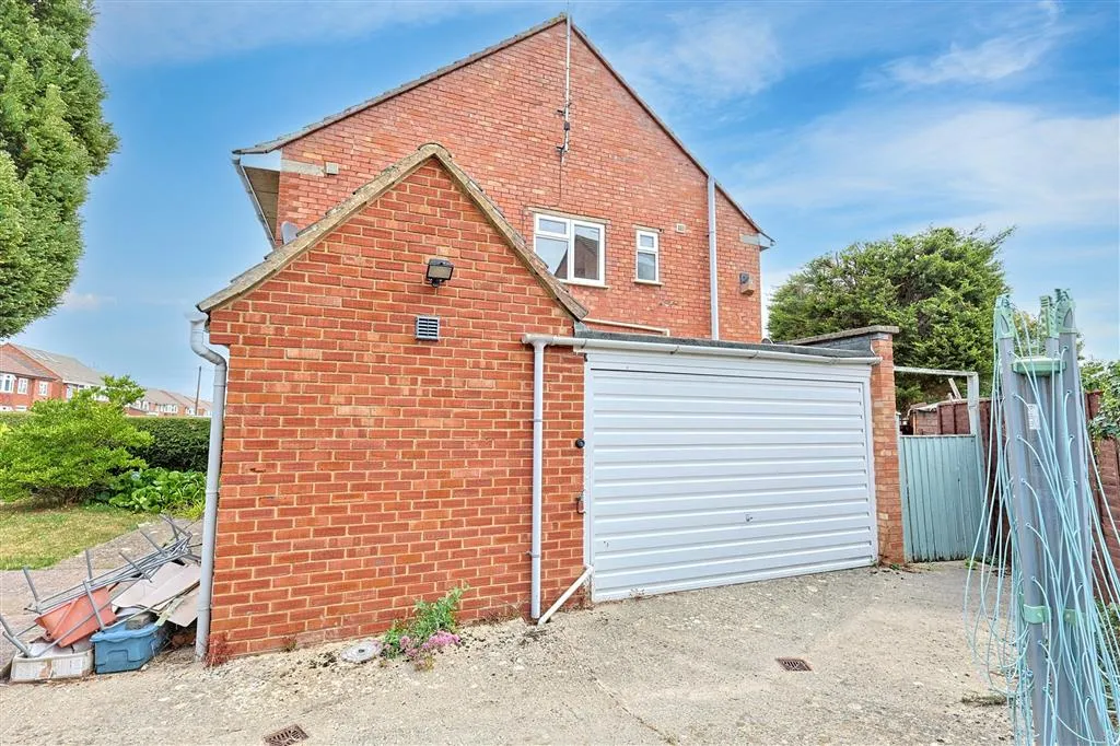 53, Lynmouth Road, GLOUCESTER, Gloucestershire, GL3 3JD