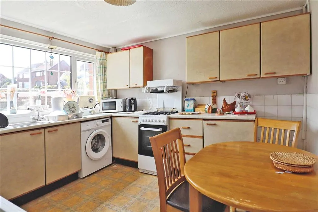 61, Uplands Crescent, PENARTH, South Glamorgan, CF64 2PS