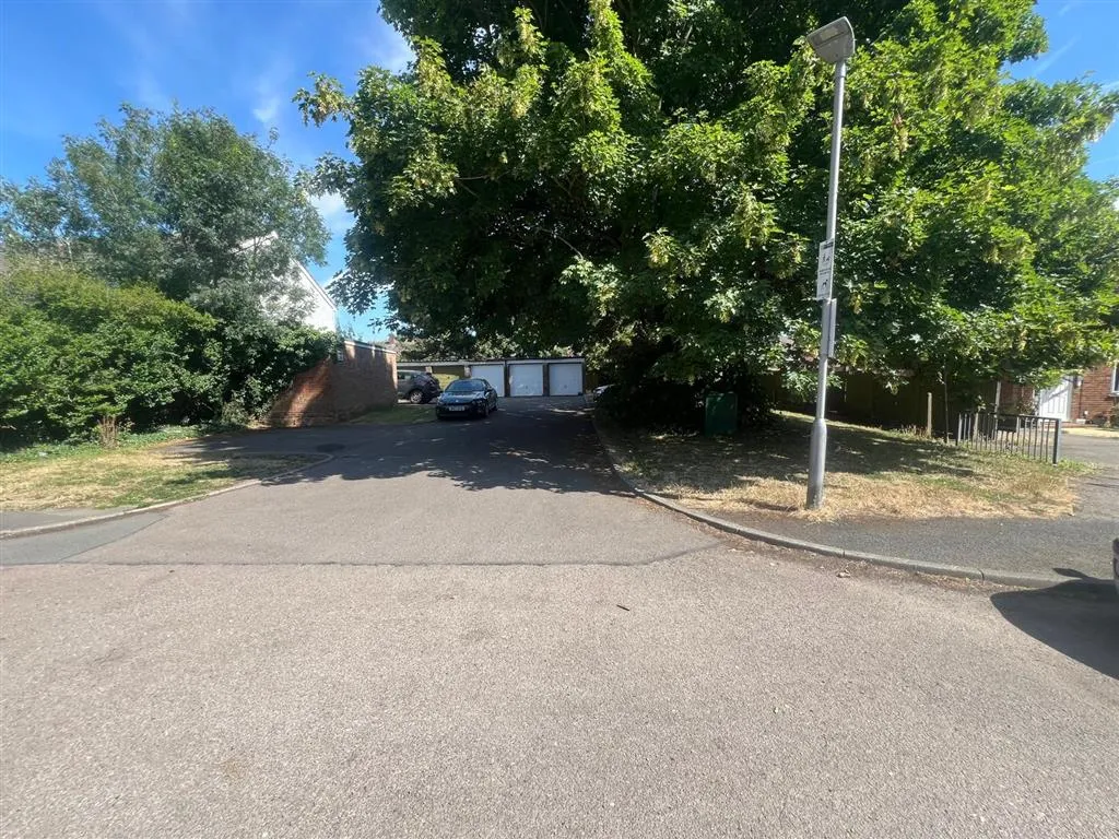 Allen Close Garages (adj. 55), Allen Close, ST. ALBANS, Hertfordshire, AL4 8TH