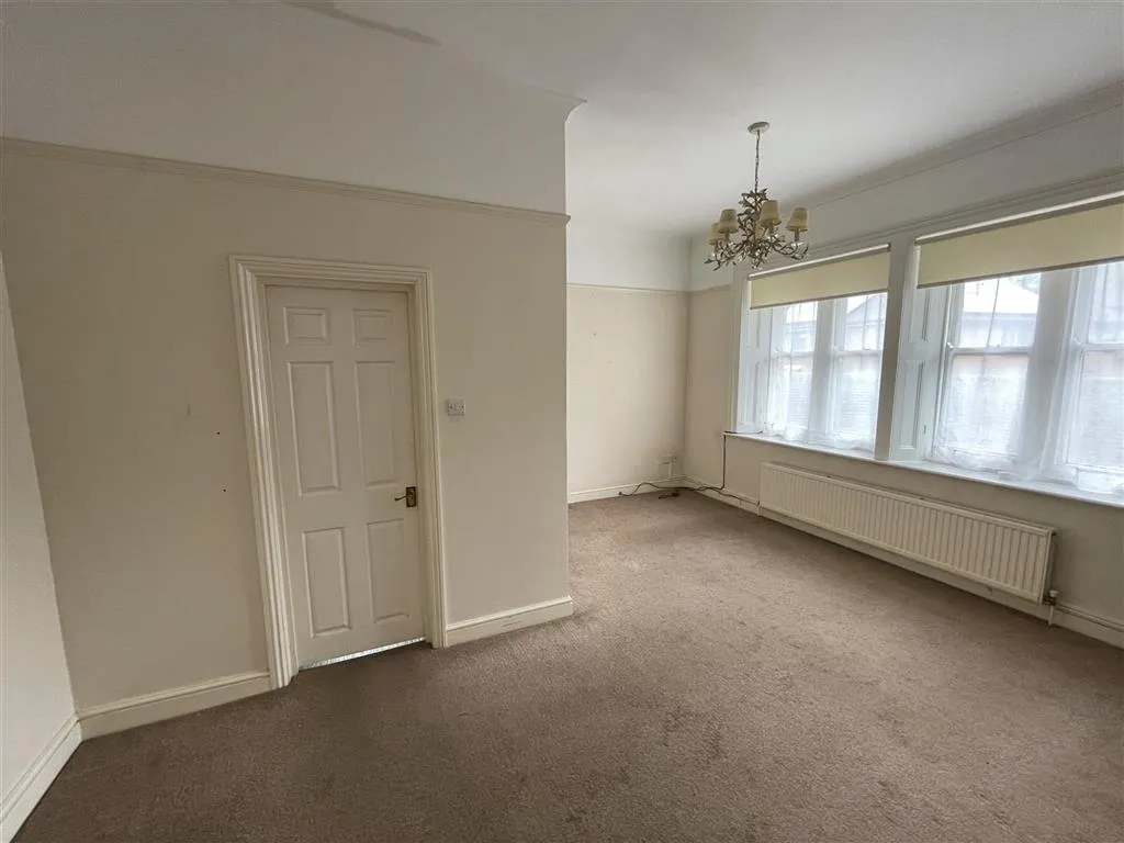 Flat 8, Sandrock Hall, The Ridge, HASTINGS, East Sussex, TN34 2RB