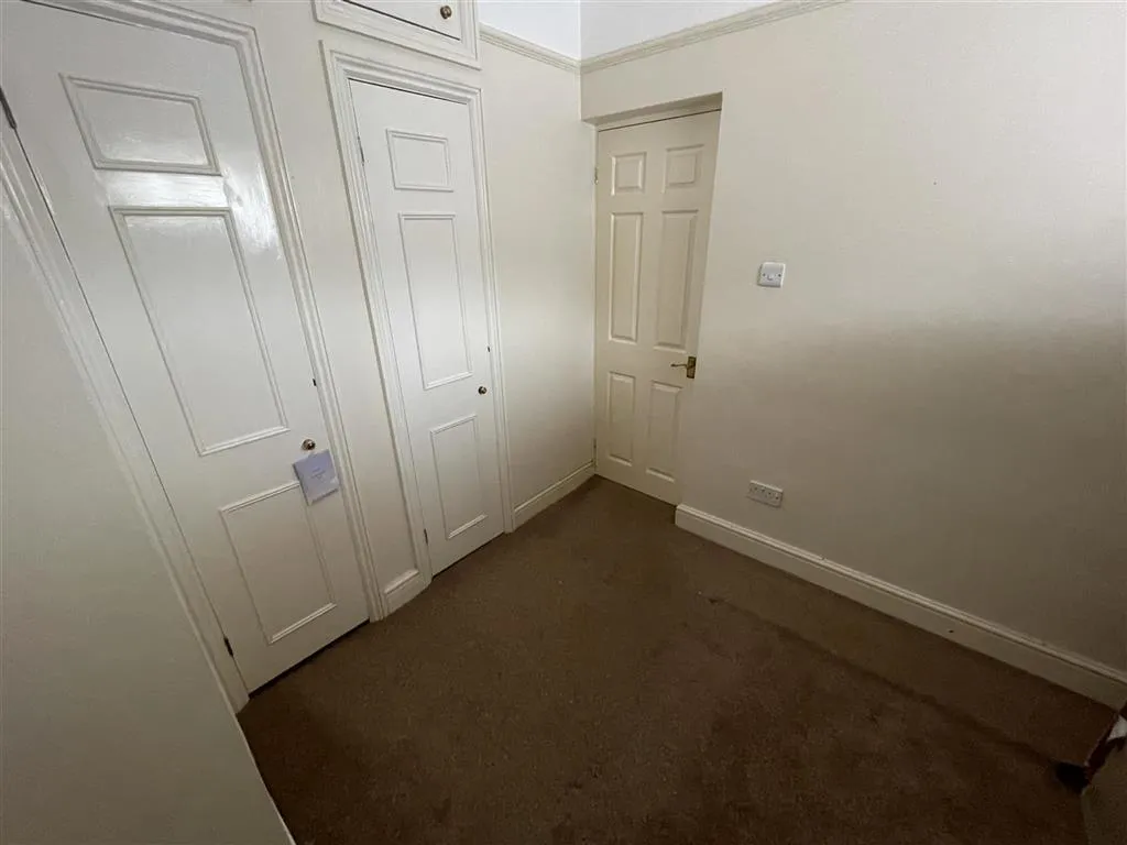 Flat 8, Sandrock Hall, The Ridge, HASTINGS, East Sussex, TN34 2RB
