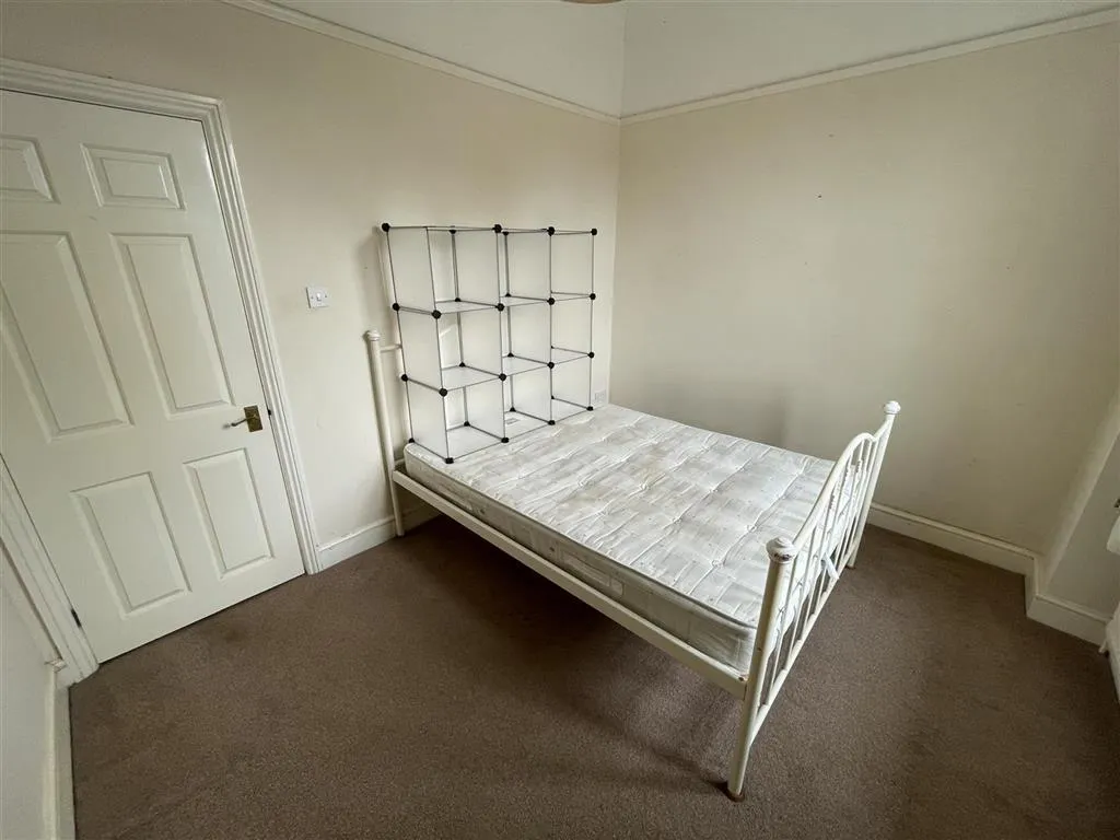 Flat 8, Sandrock Hall, The Ridge, HASTINGS, East Sussex, TN34 2RB