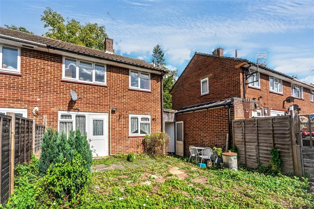 21, Windmill Road, BRACKNELL, Berkshire, RG42 1TT