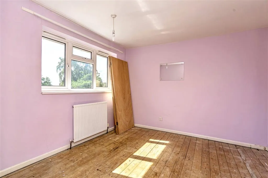 21, Windmill Road, BRACKNELL, Berkshire, RG42 1TT