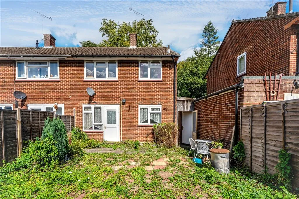 21, Windmill Road, BRACKNELL, Berkshire, RG42 1TT
