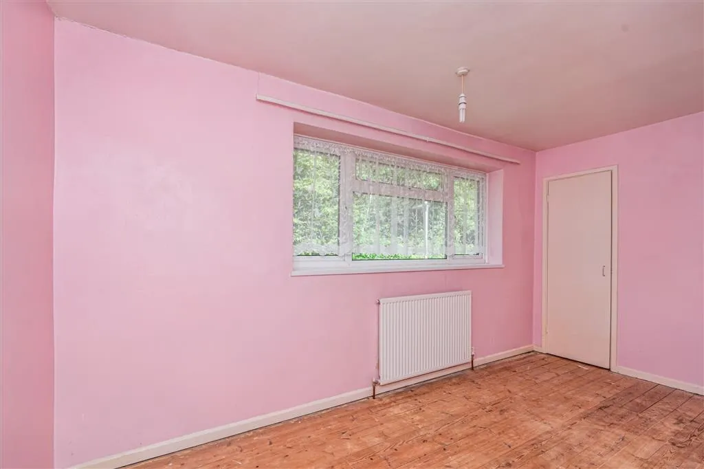 21, Windmill Road, BRACKNELL, Berkshire, RG42 1TT