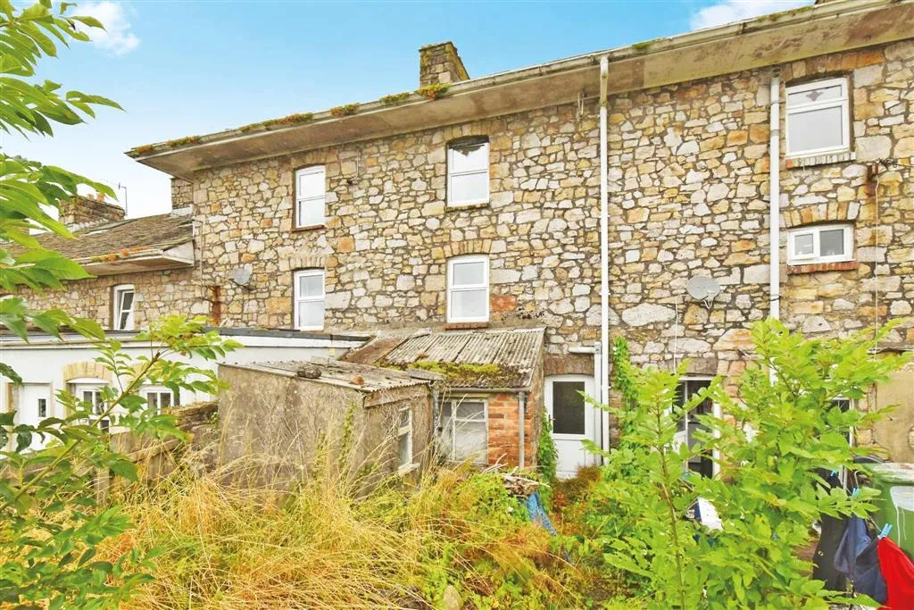 9, Collins Row, TREDEGAR, Gwent, NP22 5QL