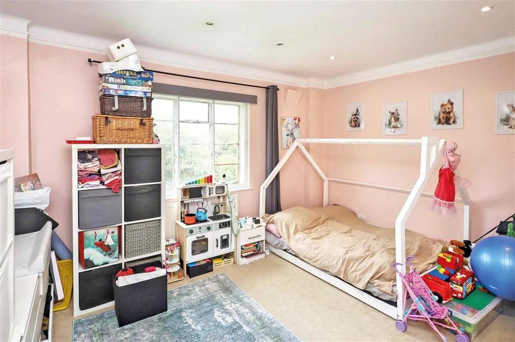 Flat 82, Monarch Court, Lyttelton Road, London, N2 0RB