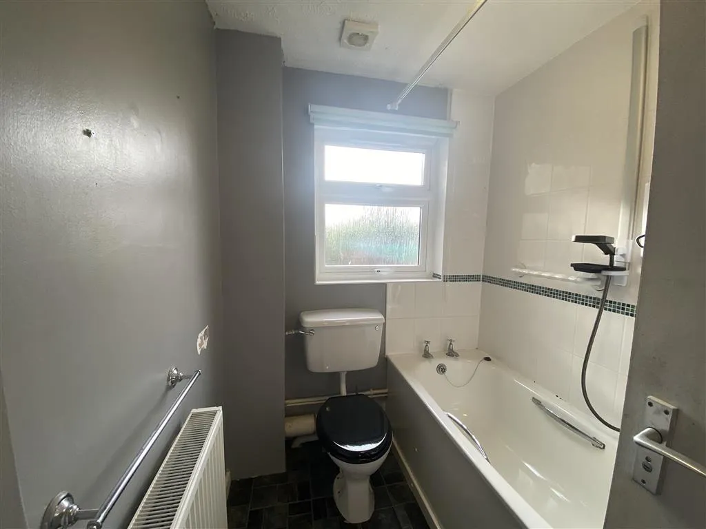 8 Woodview Estate, Frampton Mansell, Gloucestershire, GL6 8JE