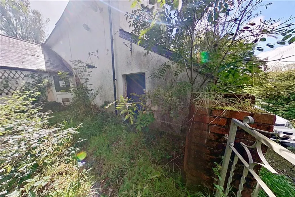 Rills, Cwmbach, WHITLAND, Dyfed, SA34 0DR