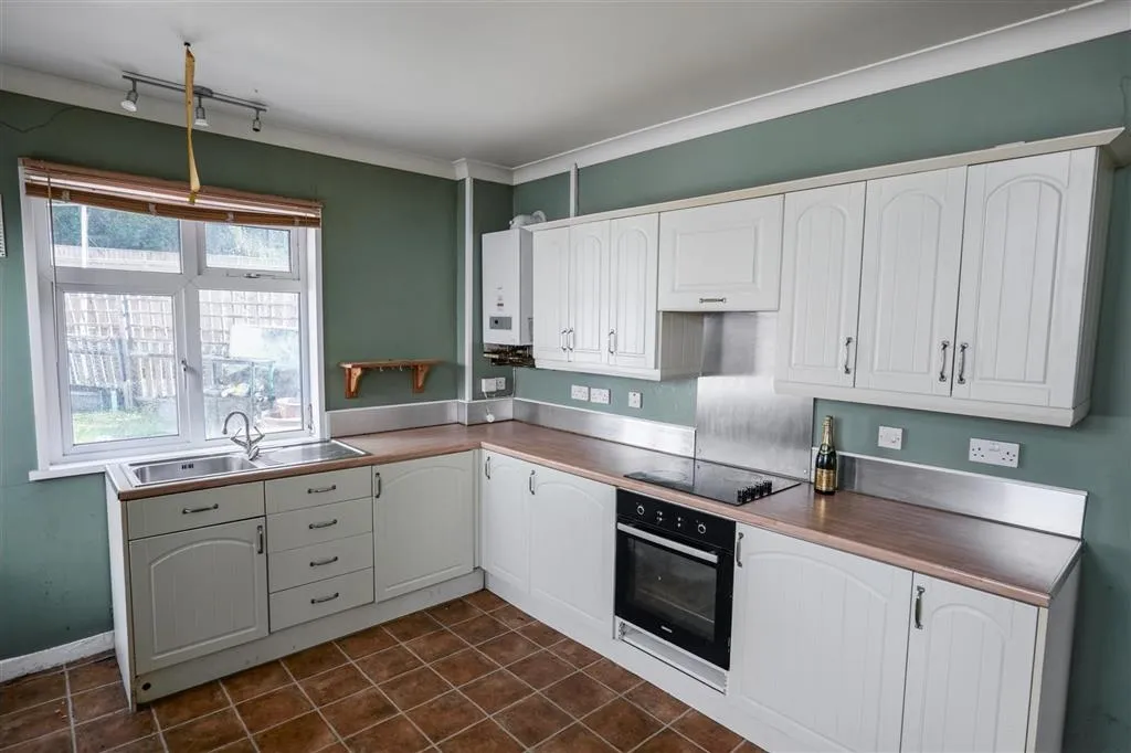 4, Caxton Avenue, SOUTHAMPTON, Hampshire, SO19 5LJ