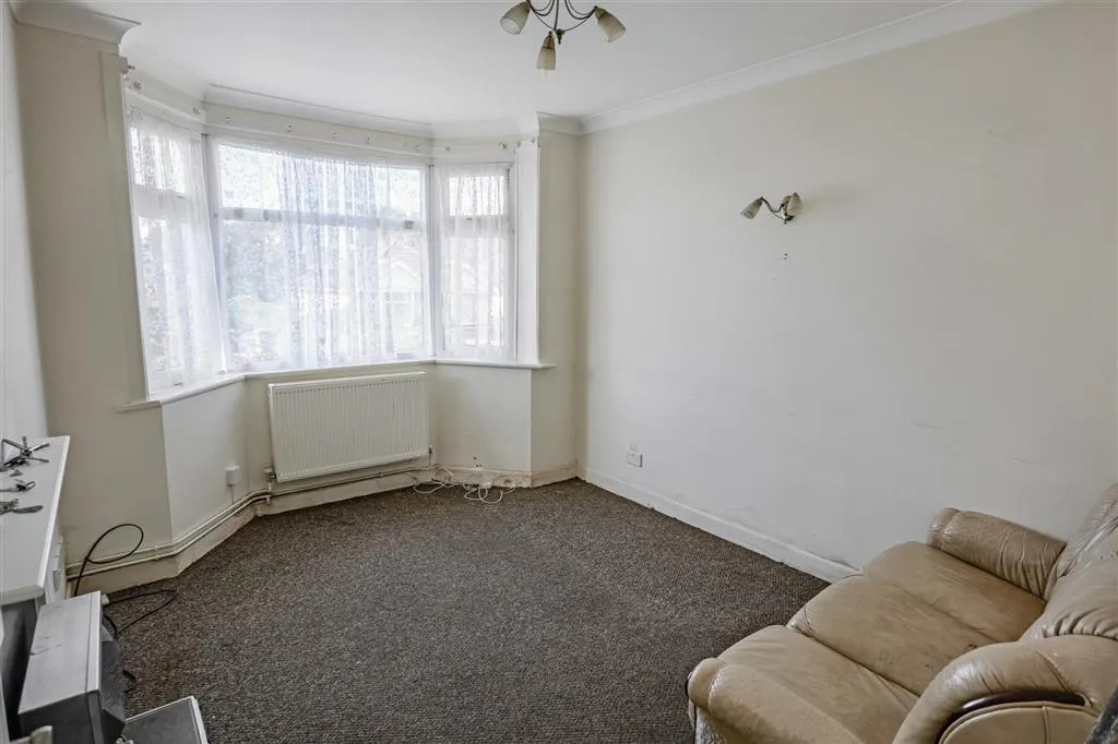 4, Caxton Avenue, SOUTHAMPTON, Hampshire, SO19 5LJ