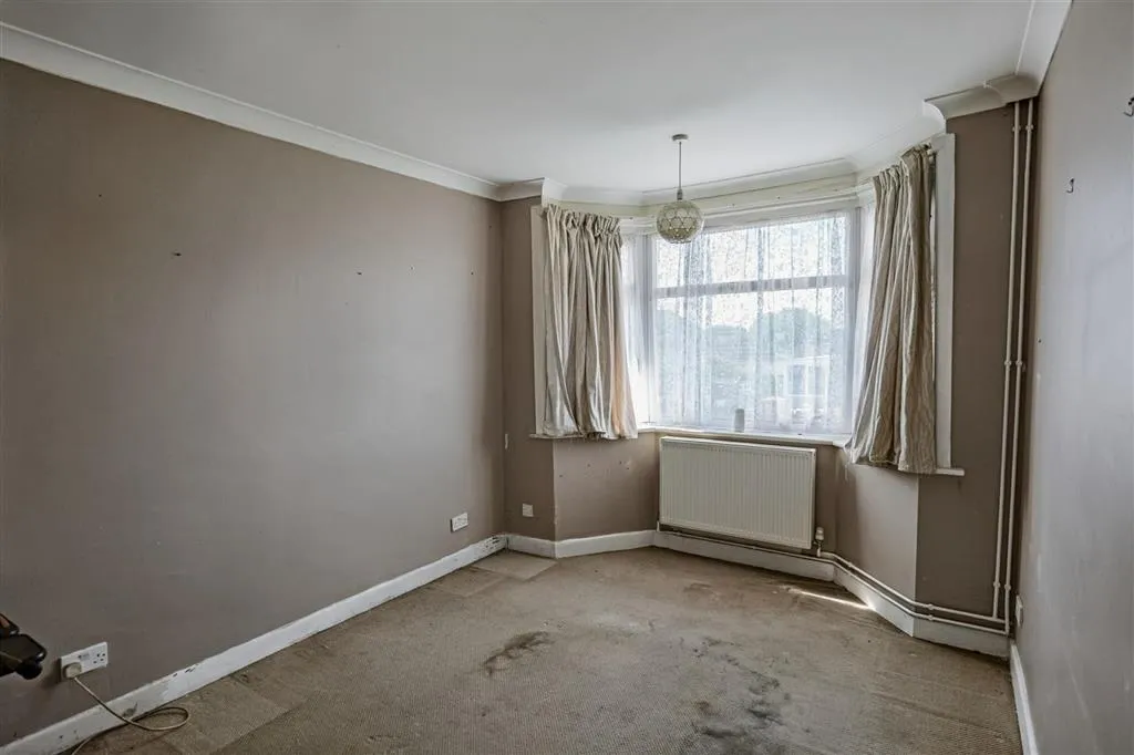 4, Caxton Avenue, SOUTHAMPTON, Hampshire, SO19 5LJ