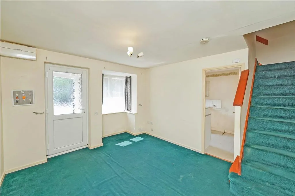 95, Ellan Hay Road, BRISTOL, Avon, BS32 0HA
