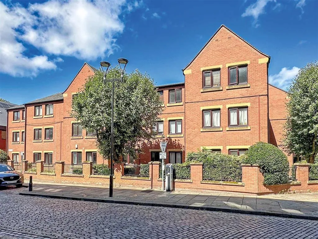8, Chantrell Court, LEEDS, West Yorkshire, LS2 7HA