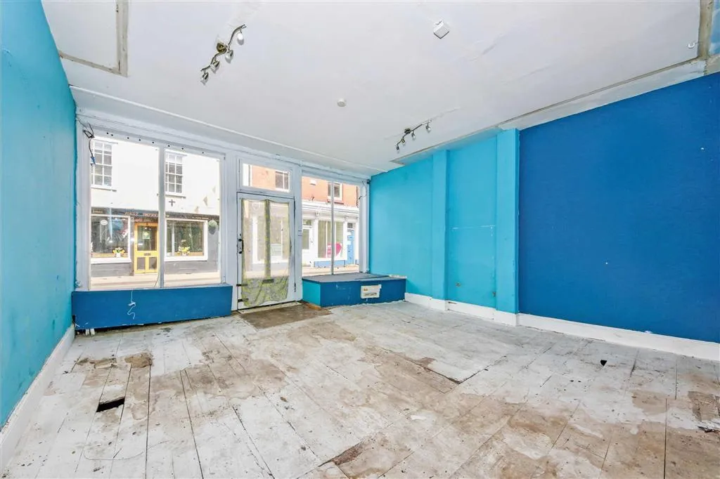 48, High Street, KINGTON, Herefordshire, HR5 3BJ