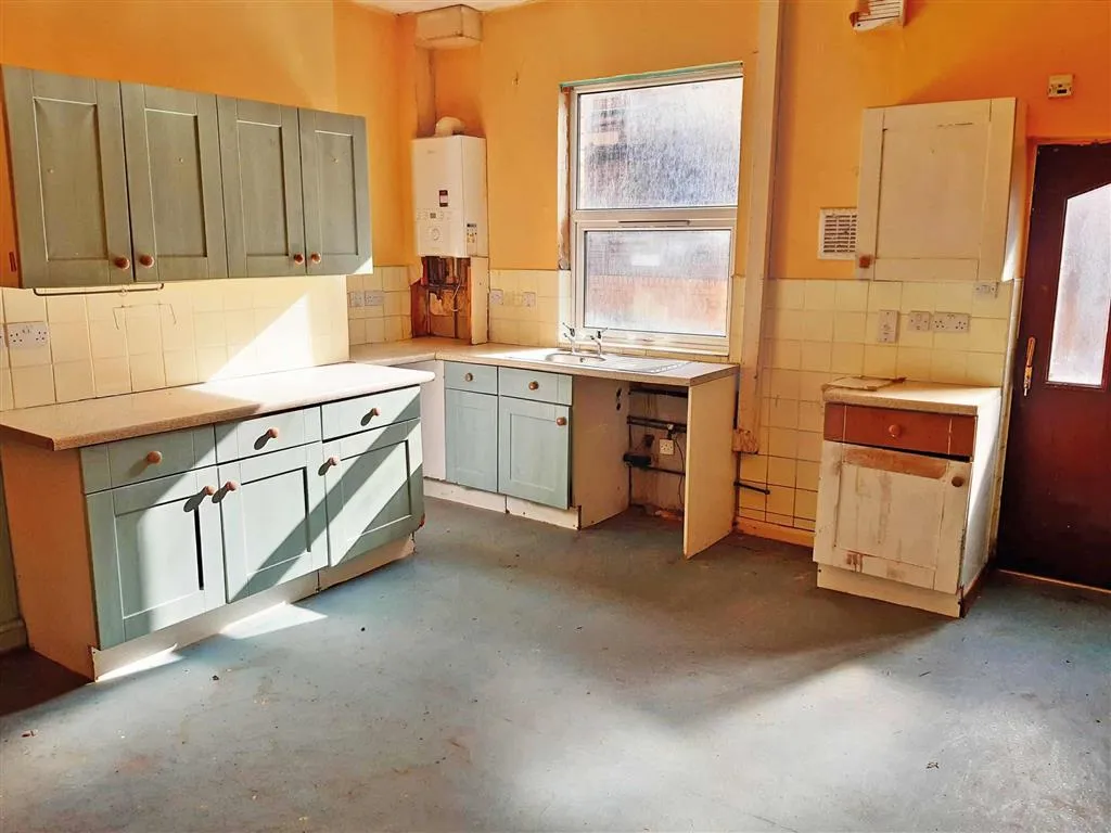 43, Tong Road, LEEDS, West Yorkshire, LS12 1HQ